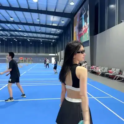 龙诺静